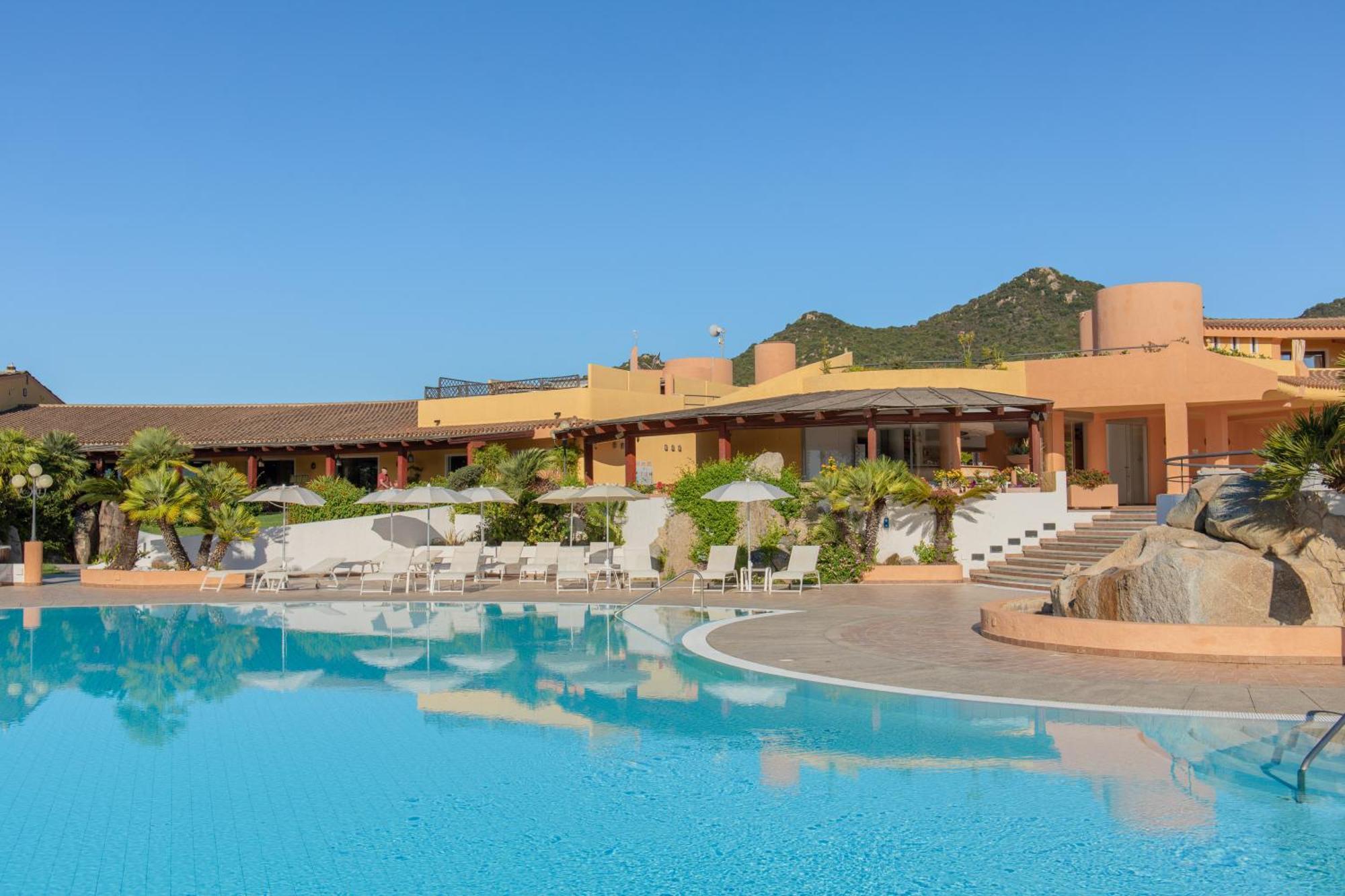 Sant'Elmo Beach Hotel Castiadas Bagian luar foto