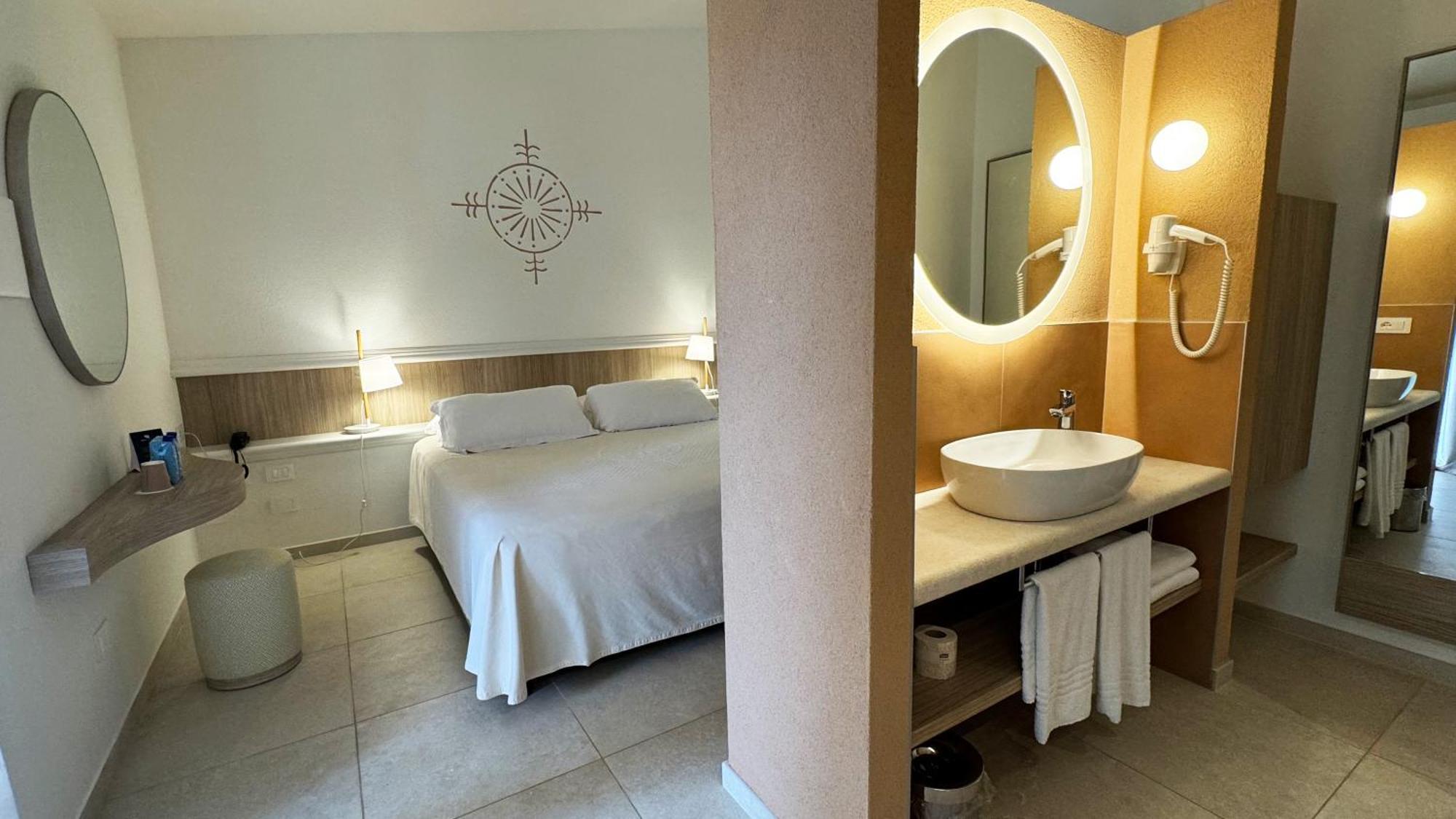 Sant'Elmo Beach Hotel Castiadas Ruang foto