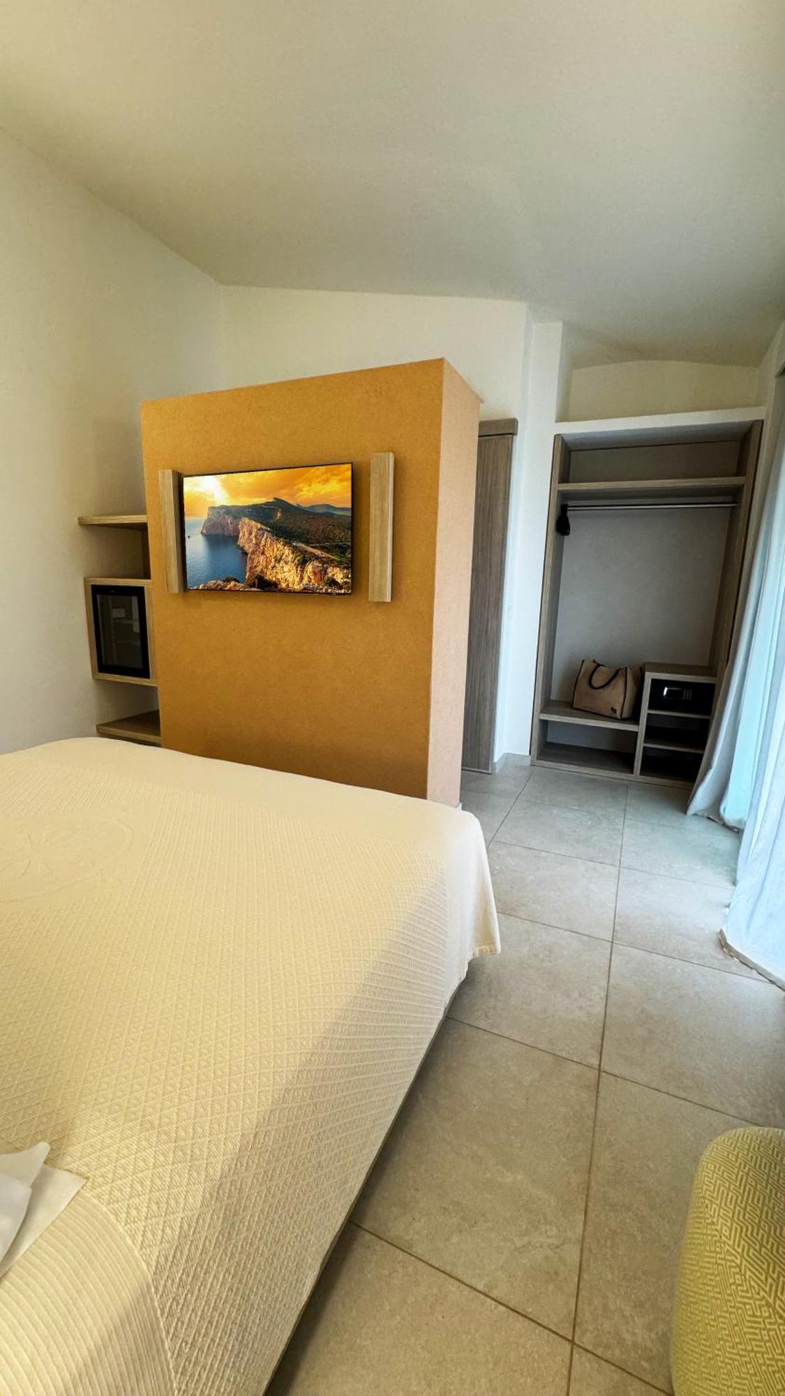 Sant'Elmo Beach Hotel Castiadas Ruang foto